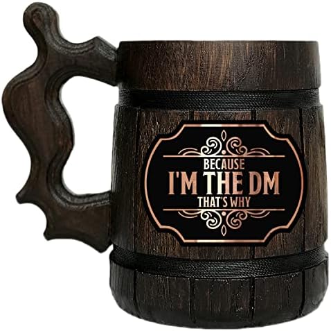 DND porque eu sou o DM, é por isso que a caneca de cerveja de madeira. D&D caneca. Caneca para jogadores. Tanque de madeira.