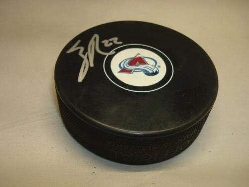 Zach Redmond assinou o Colorado Avalanche Hockey Puck autografado 1a - Pucks autografados da NHL