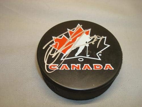 Steven Stamkos assinou a equipe Canadá Hóquei Puck Autografado PSA/DNA COA 1A - Pucks de NHL autografados