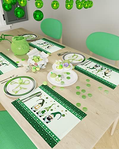 Placemats Conjunto de 4 gnomos do dia de São Patrício com decoração de cozinha de moedas de ouro, tapetes de mesa laváveis ​​resistentes a manchas para mesas de jantar de cozinha verde shamrock folha