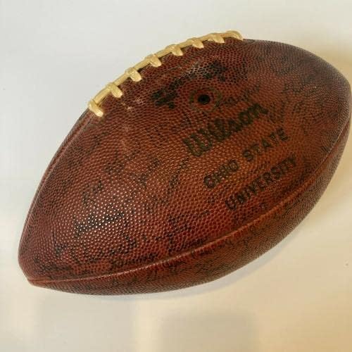 1968 O time dos campeões nacionais do estado de Ohio Buckeys assinou o jogo de futebol JSA - jogo da faculdade usou bolas de futebol