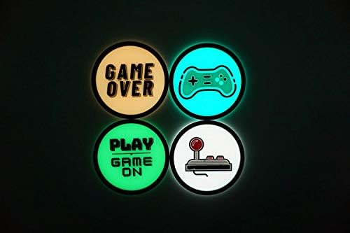 Jogue Avery - 3D Glow in the Dark Gaming Drinks Coasters, Conjunto de 4 montanhas -russas, configuração legal de jogos, acessórios de sala perfeitos, luzes de jogos, ótimos presentes para jogadores, coisas de jogo