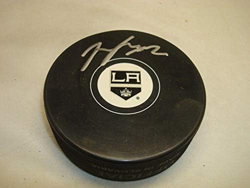 Trevor Lewis assinou Los Angeles Kings Hockey Puck autografado 1A - Pucks autografados da NHL