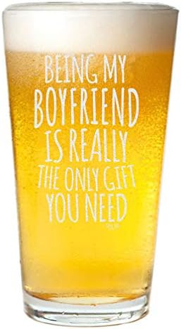 Veracco Sendo meu namorado é realmente o único presente que você precisa para o presente engraçado dos pais do dia do dia da cerveja