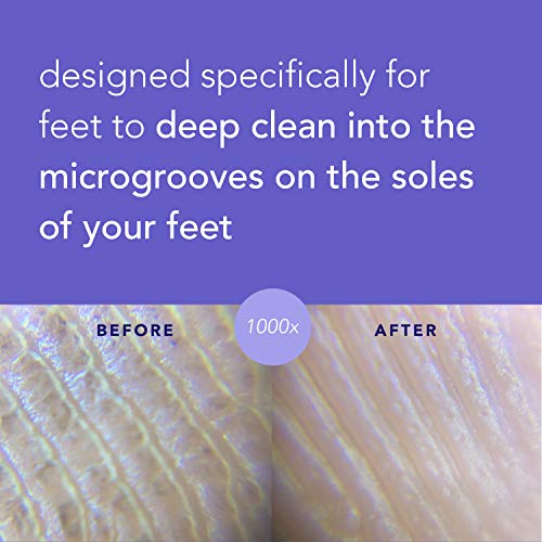 Cientista descalço limpo ardósia com textura de toalhetas de limpeza, lenços de desinfecção extra-forte e extra-forte