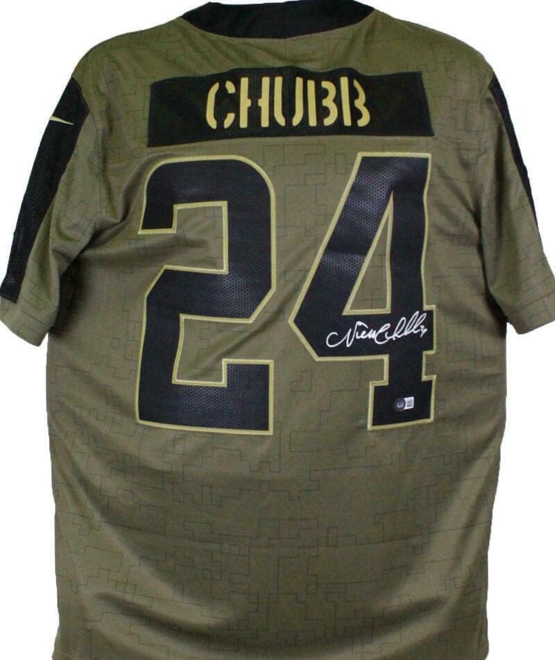 Nick Chubb Browns assinou a Nike Salute para atender ao jogador limitado JSY -BAW Holo - camisas da NFL autografadas