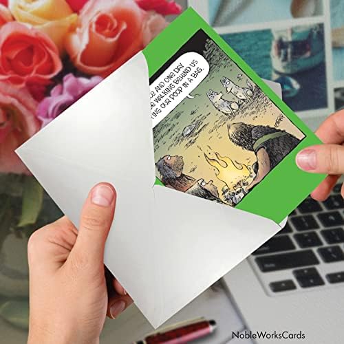 Cartão de papel de aniversário hilário Nobleworks com 5 x 7 polegadas de seguidores de cães C7865bdg