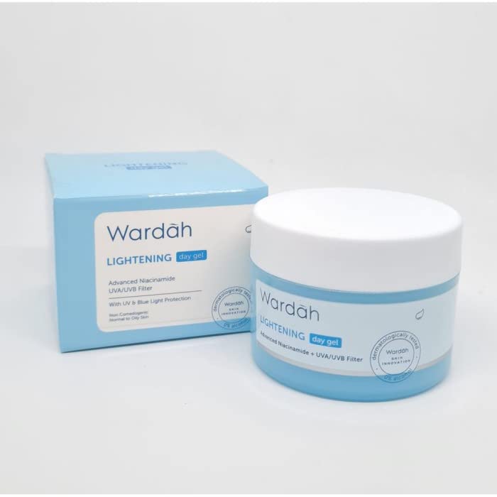 Wardah Lght Day Cream 30G - especialmente formulado com SPF 30 e PA +++ para proteção UV durante suas atividades diárias.