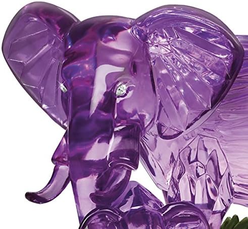A coleção Hamilton Blake Jensen iluminou a mãe e a estatueta de elefante com cristais Swarovski