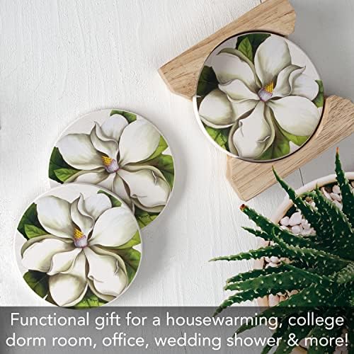CounterArt Sweet Magnolia 4 Pack Round Decorative Absorvent Stone Coasters em suporte de madeira fabricados nos