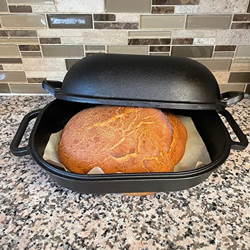 Cozinha e grande pão de ferro fundido e pão de pão - uma maneira perfeita de assar
