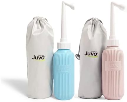 Juvo Peri Bottle Kit | Bidê de viagem portátil, garrafa de aperto portátil com 2 bocais de pulverização, tampa e saco de armazenamento,
