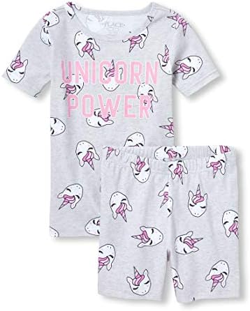 O conjunto de pijama de manga curta das meninas do lugar infantil