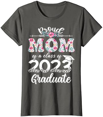 Mãe orgulhosa feminina de uma turma de uma camiseta de formatura sênior de 2023 graduação