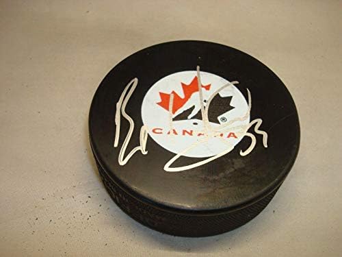 Bo Horvat assinado Team Canada Hockey Puck autografado 1A - Pucks autografados da NHL