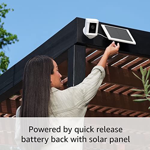 Anel Spotlight Cam Plus, Solar | Conversa de mão dupla, visão noturna colorida e sirene de segurança - preto