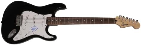 Dave Grohl assinou autógrafo em tamanho grande Black Fender Stratocaster Guitar E com James Spence JSA Autenticação - Nirvana & Foo Fighters Icon, Bleach, Nevermind, Uterro, Mtv Unplugado em Nova York, a cor e a forma, não há nada a perder, um, um, um Por um, em sua homenagem, pele e ossos, eco