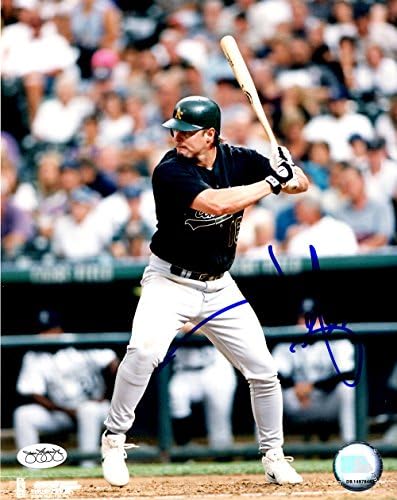 Jason Giambi autografou Oakland Athletics 8x10, com prova, imagem de Jason assinando para nós, JSA Authenticed, New York Yankees, campeão