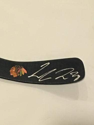 Henri Jokiharju assinado Hóquei Stick Stick Chicago Blackhawks Stanley Cup Calder - Sticks NHL autografados