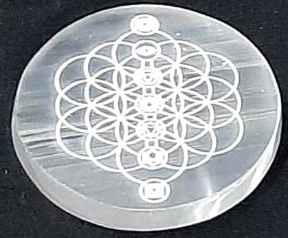 Crystalmiracle Selenite Chakra Points 3 Placa de carregamento redonda Cristal Reiki Feng Shui Gemstone Presente Positivo Meditação