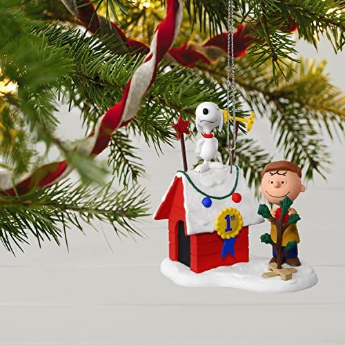 Hallmark Keetake 2017 Peanuts Charlie Brown e Snoopy Doghouse Sound Ornamento de Natal com luz