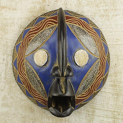 Novica Decorativa de alumínio ganense e máscara de madeira sese, multicolor, escudo Kari '