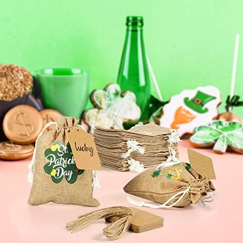 Sacos de tratamento do dia de St Patricks, sacolas de festas de festas Sacos de estopa com tags de cordão de empate de cordas