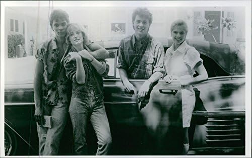 Foto vintage de Nick Corri, Amanda Wyss, Johnny Depp e Heather Langenkamp em um pesadelo na Elm Street.