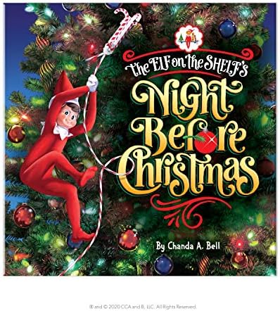 O elfo na noite da prateleira antes do livro de Natal