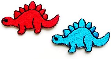 O conjunto de 2 minúsculos. Mini Stegosaurus dinossauro vermelho dinossauro azul logotipo de desenho animado costurar ferro com apliques