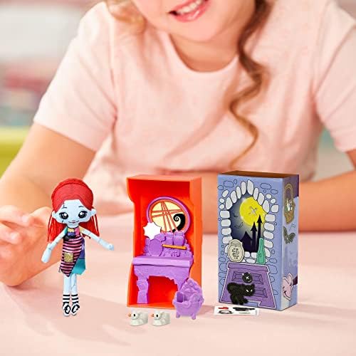 Pacote de pacote único de costuras doces: The Nightmare Before Christmas - Sally & Alice no País das Maravilhas 6 Soft Rag Dolls e Playsets