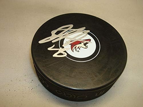 Jordan Martinook assinou o Arizona Coyotes Hockey Puck autografado 1A - Pucks autografados da NHL