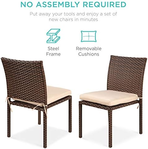 Conjunto de produtos de melhor escolha de 4 cadeiras de vime de pátio ao ar livre empilháveis ​​com almofadas, acabamento resistente a UV e estrutura de aço - marrom/creme