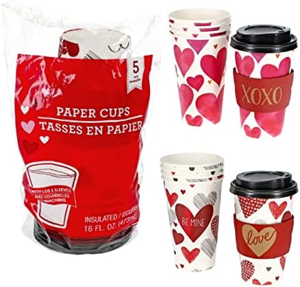 KD do Dia dos Namorados Isolado Coffee de café com tampas de xícaras de coração impresso Cupos de coração e restaurante Hot and Cold