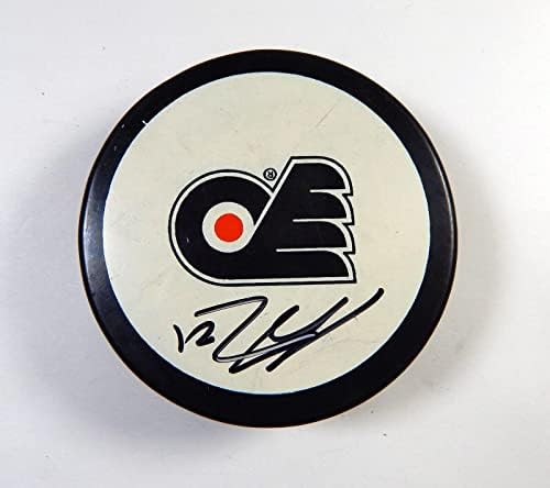 Scott Laughton 21 assinou Philadelphia Flyers NHL Hockey Puck Auto 208 - Pucks de NHL autografados