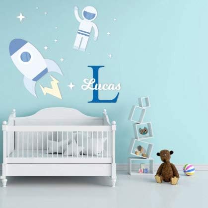Nome personalizado e astronauta inicial Stars Space Rocket - Berçário de parede para decalques para decorações de quarto de bebê - adesivo de decalque de parede mural para o quarto de crianças em casa