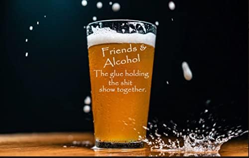 Carvelita Friends & Alchol A cola segurando esse show de merda junto com copo de cerveja gravado, cerveja de 16 onças, presentes sarcásticos para melhores amigos, ideia de decoração de festa perfeita, presentes para aniversário, para ele - ela