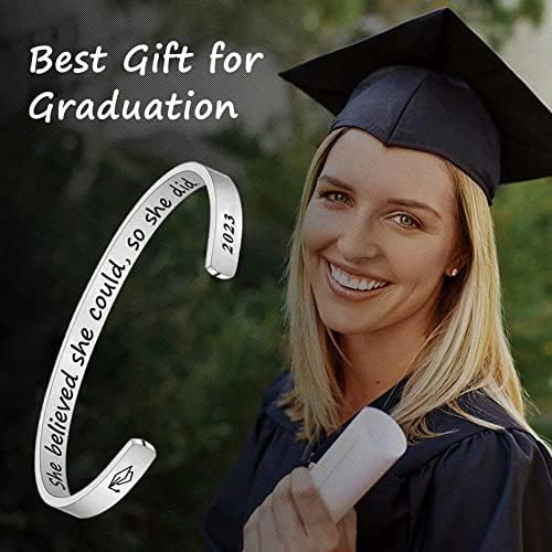 M Mooham Graduation Gifts Para ela 2023, Inspirational Graduation Bracelets Class de 2023 High School College Graduation Gifts para ela com caixa de formatura