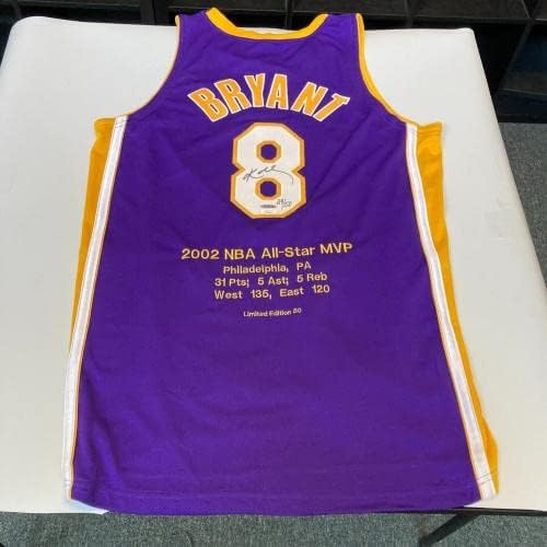 Kobe Bryant assinou o jogo de Los Angeles Lakers de 1999
